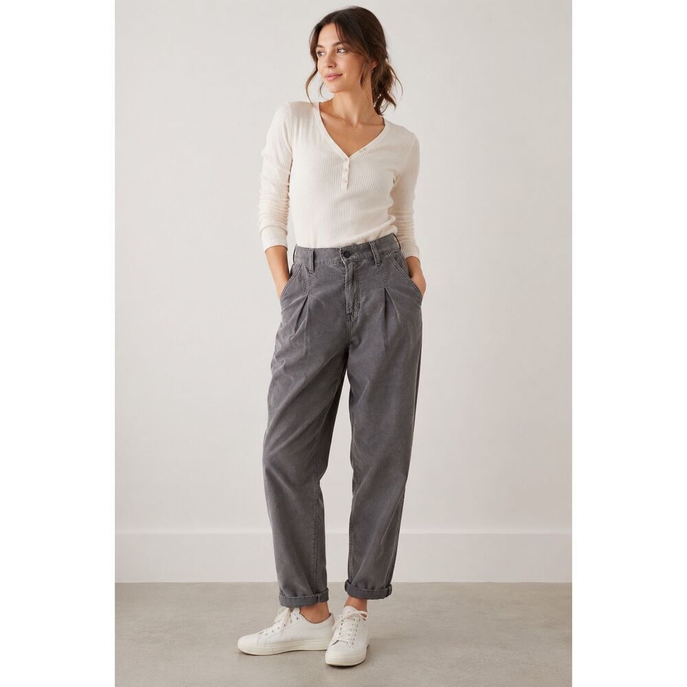 American Eagle Gray Corduroy Pleated Tapered Pants Women’s Size 2